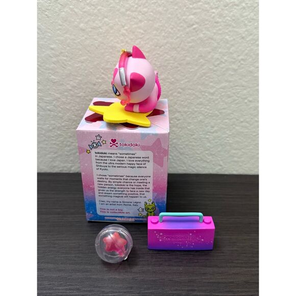 Tokidoki x Hello Kitty Galactic Cats Figure - Little TwinStars x Dancing Starlig - Picture 3 of 4